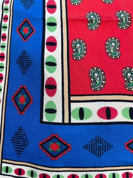 👜 Rare Gucci Blind For Love Tiger Moon Silk Scarf – NWT - Picture 7 of 16